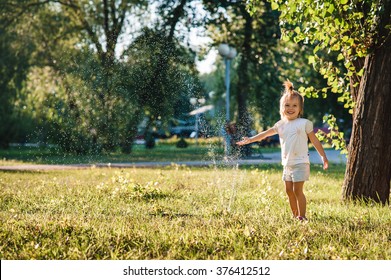 4,517 Little girl wet fountain Images, Stock Photos & Vectors ...