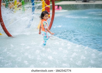 Little Girl Playing Waterpark Stock Photo 1862542774 | Shutterstock