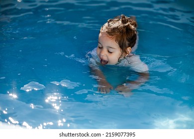 13,672 Girl with diarrhea Images, Stock Photos & Vectors | Shutterstock