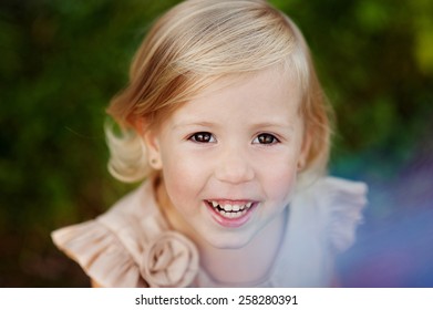 Little Girl Smiling Stock Photo 258280391 | Shutterstock