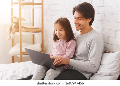 33,768 Father children computer Images, Stock Photos & Vectors ...