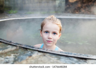 Little Girl Tub Images Stock Photos Vectors Shutterstock