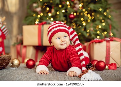 13,142 Girls under christmas tree Images, Stock Photos & Vectors ...