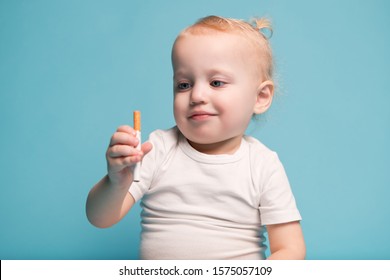 タバコ 赤ちゃん の写真素材 画像 写真 Shutterstock