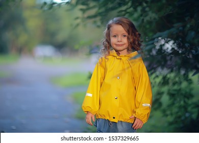 Little Girl Yellow Raincoat Portrait Child Stock Photo 1537329665 ...