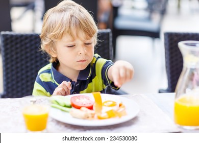 18,578 Family breakfast cafe Images, Stock Photos & Vectors | Shutterstock