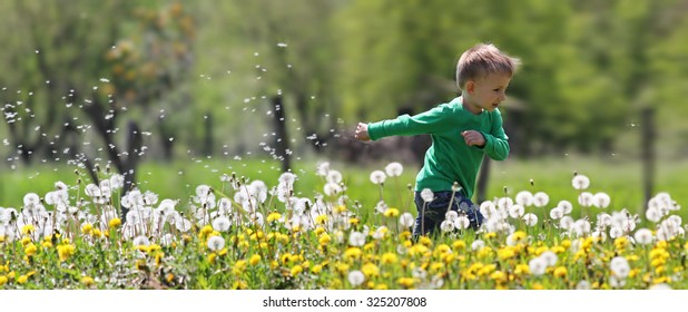 Kids Running Countryside Images, Stock 