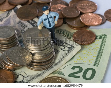 Little people art, a cop has seized a lot of money after a theft