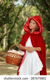 3,093 Costume little red riding hood Images, Stock Photos & Vectors ...