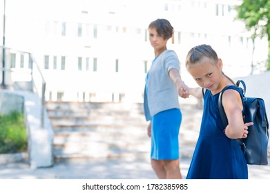 144 Child does not want go school Images, Stock Photos & Vectors ...