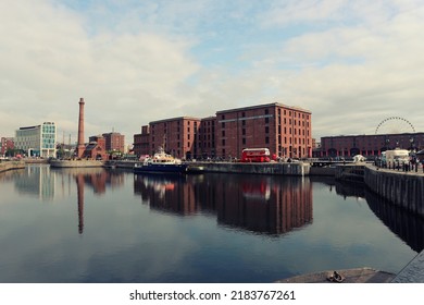 Liverpool, England- August 20th, 2018: Beautiful Sunny Morning And Smooth River Surface At Liverpool`s Albert Dock, In Foreground Brick Building Of Tate Modern