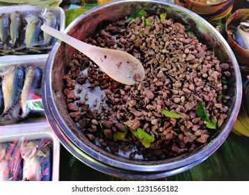 Livers Of Mackerel Fish And Herb With Spoon In Stainless Bowl, Fresh Mackerels In Pack, Sale In Fresh Market At Maeklong Market,Thailand. Asia Fresh Market Shopping Concept.Local Market. Pla Too Fish.