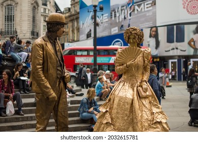 Living Statue In Picadilly Circus, London, August 2017