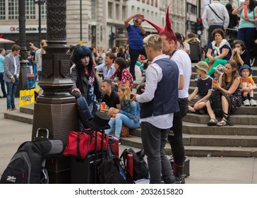 Living Statue In Picadilly Circus, London, August 2017