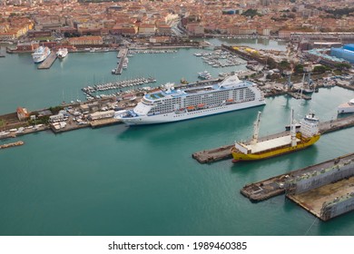 293 Reefer dock Images, Stock Photos & Vectors | Shutterstock