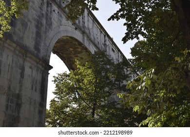 Águas Livres Aqueduct, In Jardim Das Amoreiras, Lisbon, Portugal. Beginning Of Construction In The 18th Century And End Of Construction In The 19th Century.