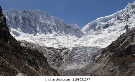 Llaca Lake. Huaraz - Peru; Cordillera Blanca