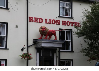 Llanidloes, Powys, Wales, UK.  30 June 2017. Red Lion Hotel.