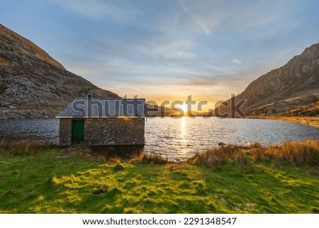 LLyn Ogwen at sunrise in Snowdonia, Wales