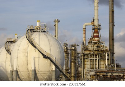 Lng Gas Storage Tank And Petrochemical Plant 