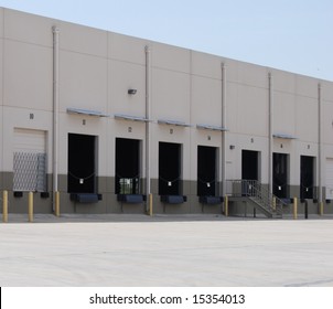 2,118 Semi truck loading dock Images, Stock Photos & Vectors | Shutterstock