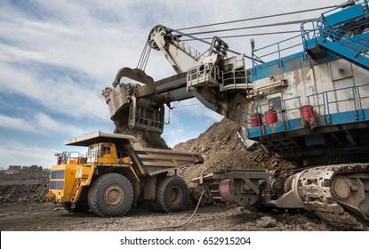 43,968 Mining shovel Images, Stock Photos & Vectors | Shutterstock