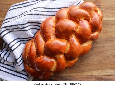 loaf of Kitke bread. Challah bread  - Powered by Shutterstock