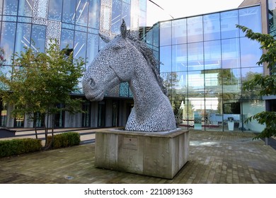 LOANHEAD, SCOTLAND - 06 October 2022 Sculpture Of A Horse Outside The Bradley Building At The University Of Edinburgh Royal School Of Veterinary Studies In Midlothian