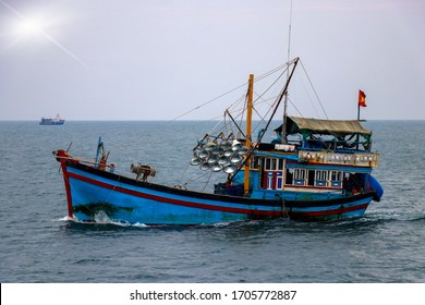 88,823 Asian Fishing Boats Images, Stock Photos & Vectors 