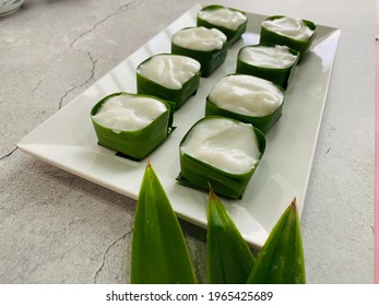 Local Food Known As Kuih Pelita