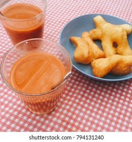 Local Hot Thai Milk Tea With Fried Doughs