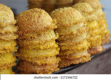 Local Street Food, Known As Chaat, For Sale In Lucknow, Uttar Pradesh, India.