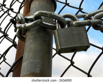 5,008 Chain link fence lock Images, Stock Photos & Vectors | Shutterstock