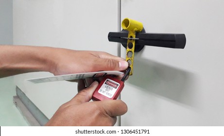 Imagenes Fotos De Stock Y Vectores Sobre Locking Devices