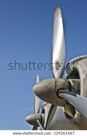 Lockheed Super Constellation engines with propellers