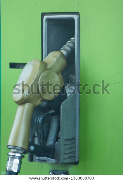 Locking the\
dispenser will seem normal when we add fuel.  It can also run\
numbers according to the amount, amount, or number of liters.  Of\
the system that employees can enter\
normally