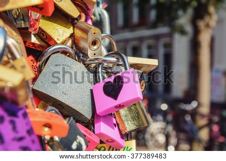 Locks Lovers fixed on each other.