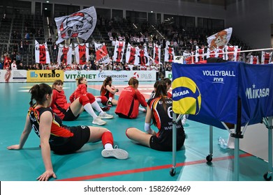 LODZ, POLAND – 12 01 2019: Polish Women's Volleyball League LKS Commercecon Lodz - Wisla Warszawa. Wisla Warszawa Team.