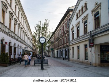 LODZ, POLAND - JULY 13, 2014: Sunday Afternoon On Piotrkowska Street, Woonerf