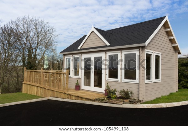 Log Cabin Sun Room Garden Room Stock Photo Edit Now 1054991108