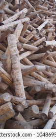 Logs, chaotically fastened