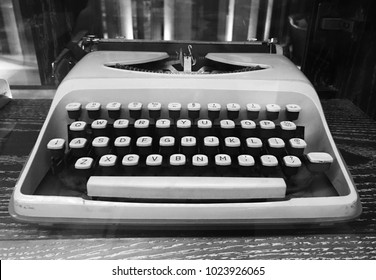 the lold typewriter
