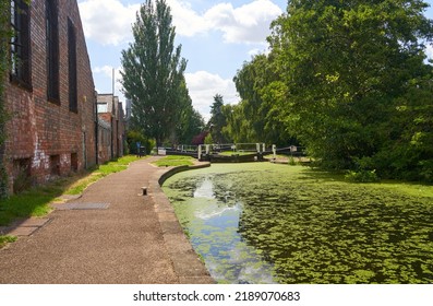 Lomg Eaton, Derbyshire, UK 09 08 2022 Urban Canal Scene On A Summer Day