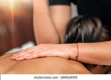 Lomi Lomi Hawaiian Back Massage, Elbow Press