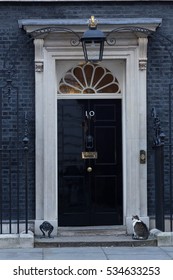 London, 28 November 2016. Main doors are kept closed at 10 Downing Street in London, the residence of Prime Minister of the United Kingdom.