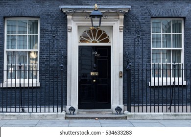 London, 28 November 2016. Main doors are kept closed at 10 Downing Street in London, the residence of Prime Minister of the United Kingdom.