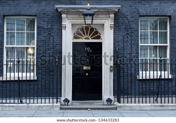 London, 28 November 2016. Main doors are kept\
closed at 10 Downing Street in London, the residence of Prime\
Minister of the United\
Kingdom.