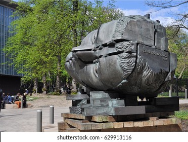 eduardo paolozzi sculpture