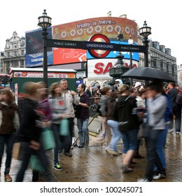 ugg piccadilly circus