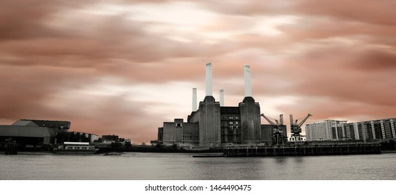 London Battersea Power Station, Located In Wandsworth, Was Abandoned Factory Power Station. This Iconic Landmark Is Sold For 400 Million Pounds And Being Renovated For A Shopping Center.